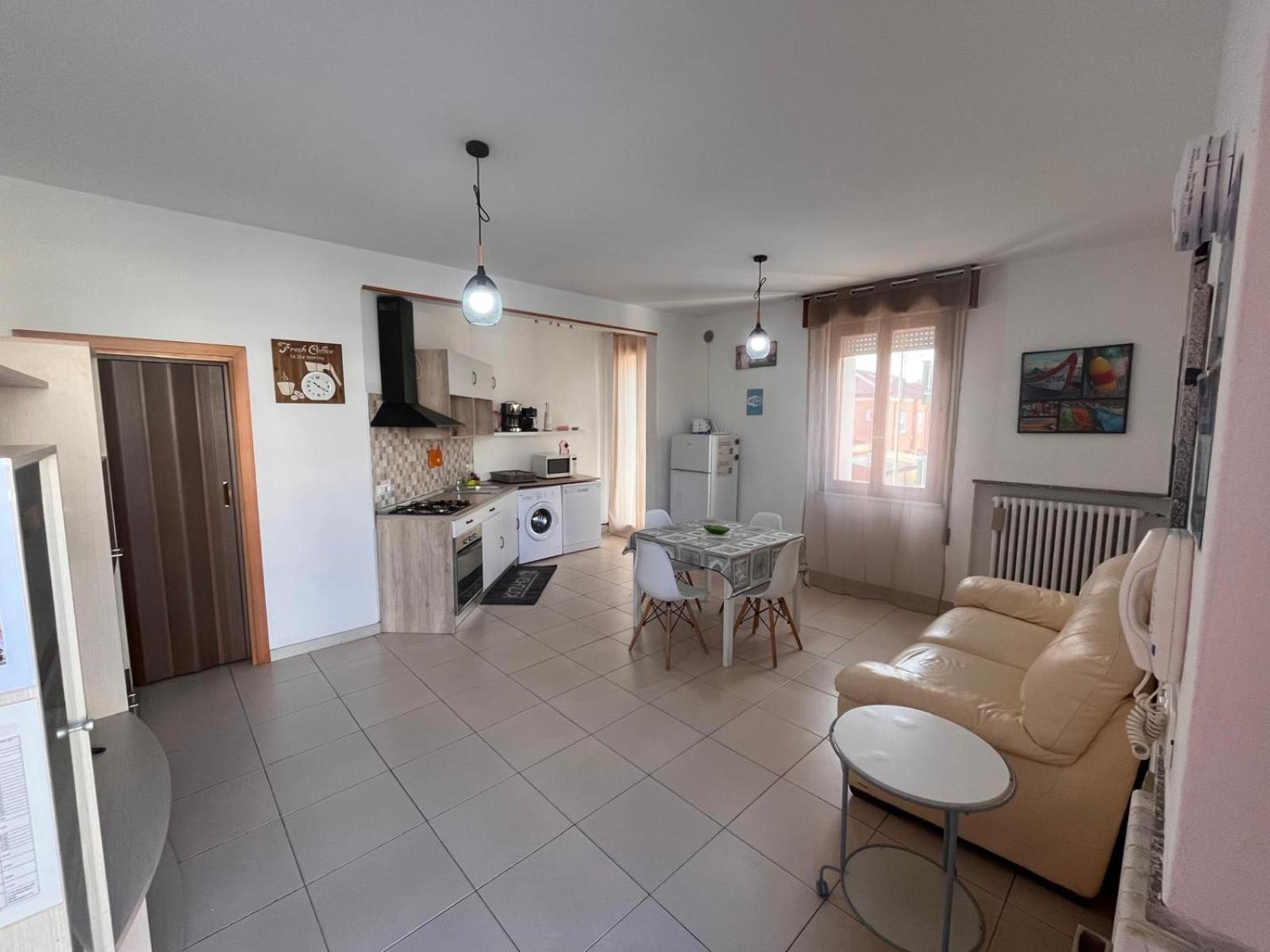 Good House- Ampio Appartamento Vicino Al Mare Rimini Exterior photo